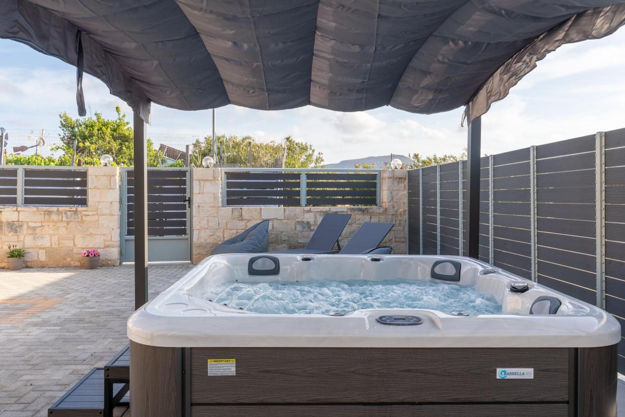 Md Residence Near The Beach W Bbq And Private Parking แอร์ซอนิสซอส ภายนอก รูปภาพ